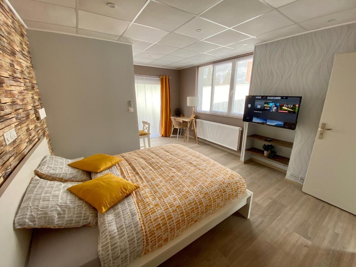 Logements Equipes A Onnaing Avec Espace Balneo En Option Proche Toyota, Autoroute Et Valenciennes Luaran gambar